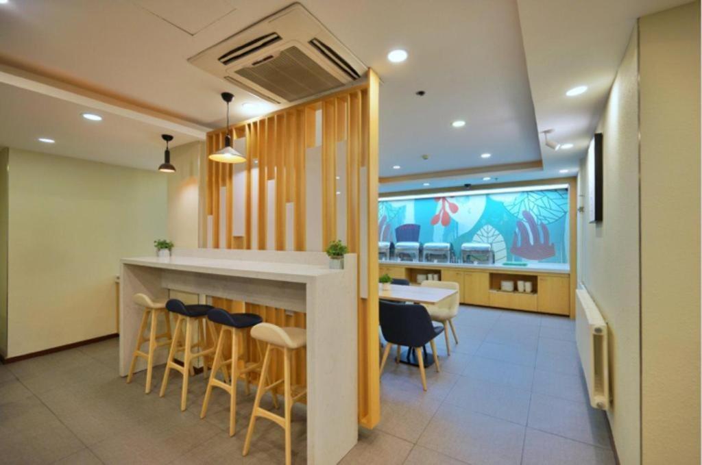 Hanting Hotel Harbin Dongdazhi Street Exterior photo